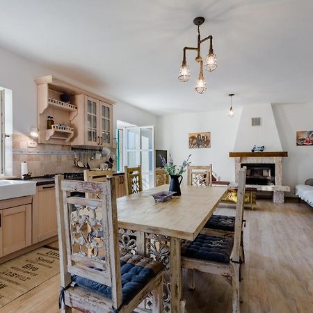 Holiday Home Rustic Kraljici ภายนอก รูปภาพ