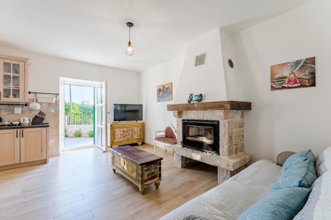 Holiday Home Rustic Kraljici ภายนอก รูปภาพ